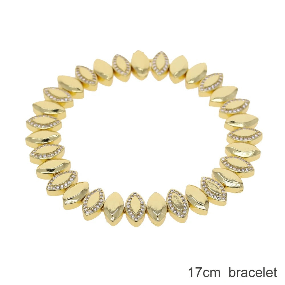 Wholesale Geometric Shiny Plain Micro Pave 5A Zirconia CZ Moon Shaped Chain Choker Necklace Gold Color Fashion Women Jewelry Set